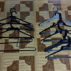 ハンガー、約40本。の画像