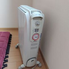 デロンギ　オイルヒーター　D091549EF