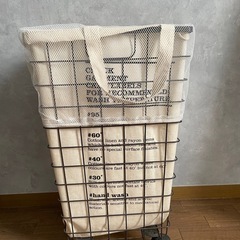キャスター付きのカゴ？