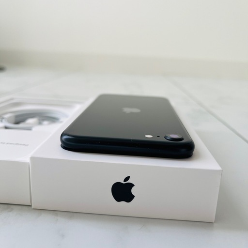 iPhone SE第3世代 64GB simフリー　残債なし