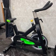 スピニングバイク　レボルワン