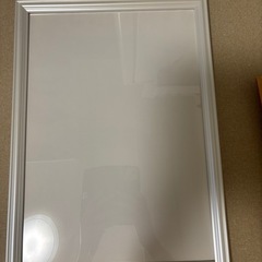 【無料でお譲りします】額縁　白　壁掛け　