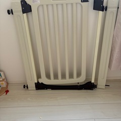 日本育児製NEWファミリーゲイト☆ゲート☆67-90cm
