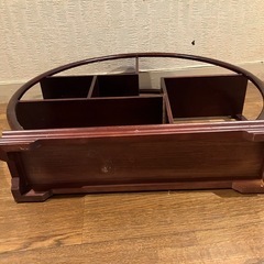 茶器丸型飾り棚の画像
