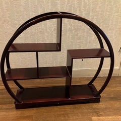 茶器丸型飾り棚の画像