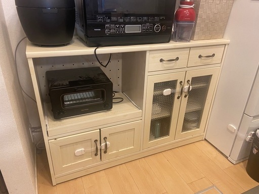 食器棚　カップボード