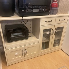 食器棚　カップボード