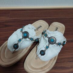 MINNETONKA（ミネトンカ）サンダル