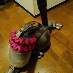 dyson コード式掃除機(少しワケあり)の画像