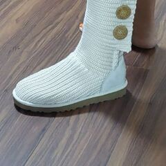 UGG（アグ）ニットブーツ箱つきの画像
