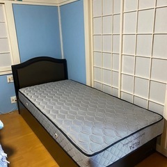 シングルベッド　収納付き