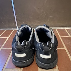 安全靴　26.5EEE 黒 ブラック セーフティーシューズ 回転バックル　結ばない靴ひも　ワークマンの画像