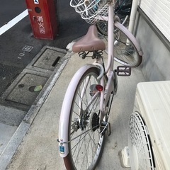 【引渡先決定】女の子用26インチ自転車あげます（タイヤパンクあり）の画像