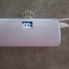 モバイルバッテリーと超速充電器の画像