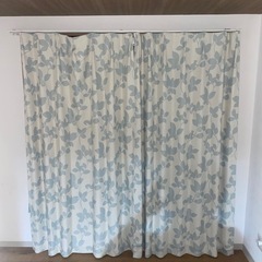 カーテンの画像