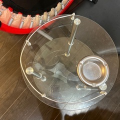 ガラステーブルの画像