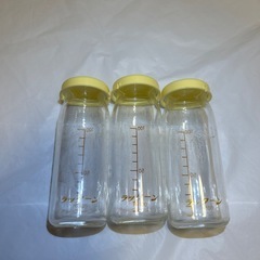 耐熱ガラス　ラックーン  搾乳用100ml　3本　の画像