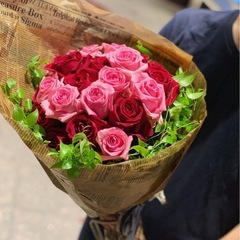 【花とケーキの販売スタッフ】働きながら花の制作技術を学べます💐の画像
