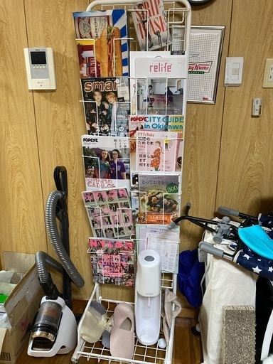店舗什器です！マガジンラック！　160cmくらい！