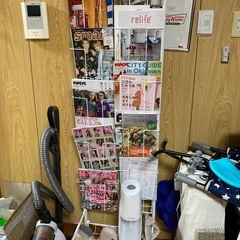 店舗什器です！マガジンラック！　160cmくらい！
