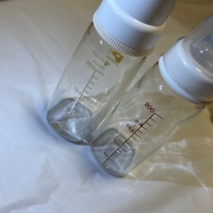 ピジョン　Pigeon 耐熱ガラス　　プラスチック　哺乳瓶　赤ちゃんの画像