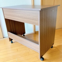 【お譲りします】引き出し付きデスクの画像