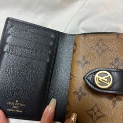 VUITTON 財布の画像