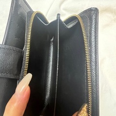 VUITTON 財布の画像