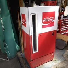 かっこいいコカ・コーラ　ヤバイ相場より安いと思います。　早い者勝ち　値引きヤバ　昭和　レトロ　コカ・コーラ冷蔵庫　ジャンクの画像