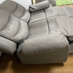 革製電動ソファーの画像