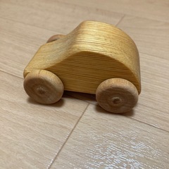 デブレスカ社　木の車の画像