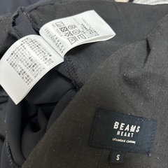BEAMSHEART トロミテーパードパンツ　Sサイズの画像