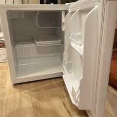ミニ冷蔵庫　配送無料の画像