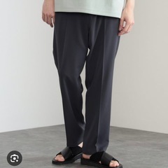 BEAMSHEART トロミテーパードパンツ　Sサイズの画像