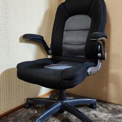 美品 オフィスチェア ブラック アームレスト付 メッシュ素材
