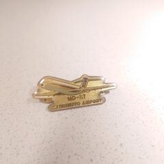 航空グッズ　MD-87ピンズ　