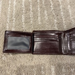 2025.4.3売却完了。オーストラリアブランド。オロトン◾️ダークブラウン レザー 二つ折り財布の画像