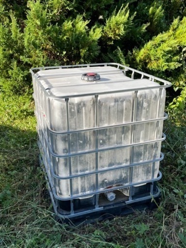 給水タンク 貯水タンク 畑 農業 農機具