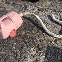昭和の掃除機です　作動するかどうか判りません