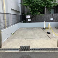 ☆仲介手数料0円！☆月極駐車場☆新宿区西新宿☆西新宿☆4.5万円〜☆ − 東京都