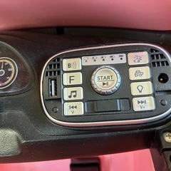 電動乗用ラジコンカー正規 ライセンスペダルとプロポで 操作可能乗り物 の画像