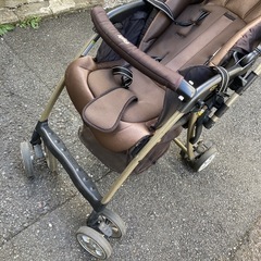 【
取引中】アップリカ　ベビーカー　新生児からの画像