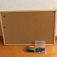 コルクボード　カラー画鋲　工具セット