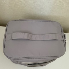 タグ付き新品未使用メイクポーチの画像