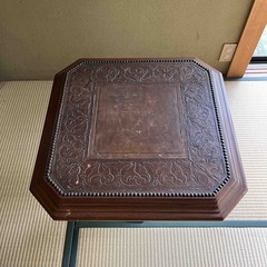 木製テーブル