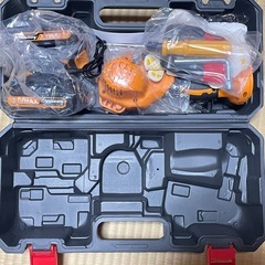 1点限り♥️チェーンソー 充電式 電動 ノコギリ 6インチ 軽量 バッテリー 2個の画像