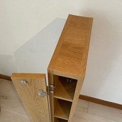 隙間収納棚の画像