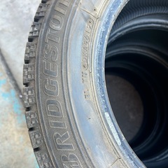 タイヤ　BRIDGESTONE  BLIZZAK  VRX 175/65  R15   2019年製  冬タイヤ　4本の画像