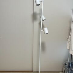IKEA NYMÅNE ニーモーネ フロアランプと電球とリモコンセット