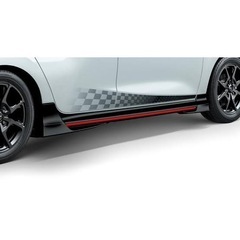 ヤリス　GRサイドスカート